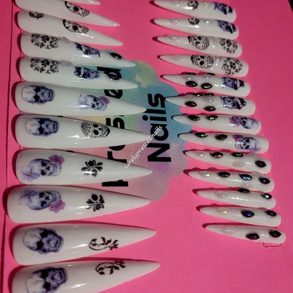 White 3xl Stiletto Skull Design Press on Nails Set Halloween - Picture 3 of 3